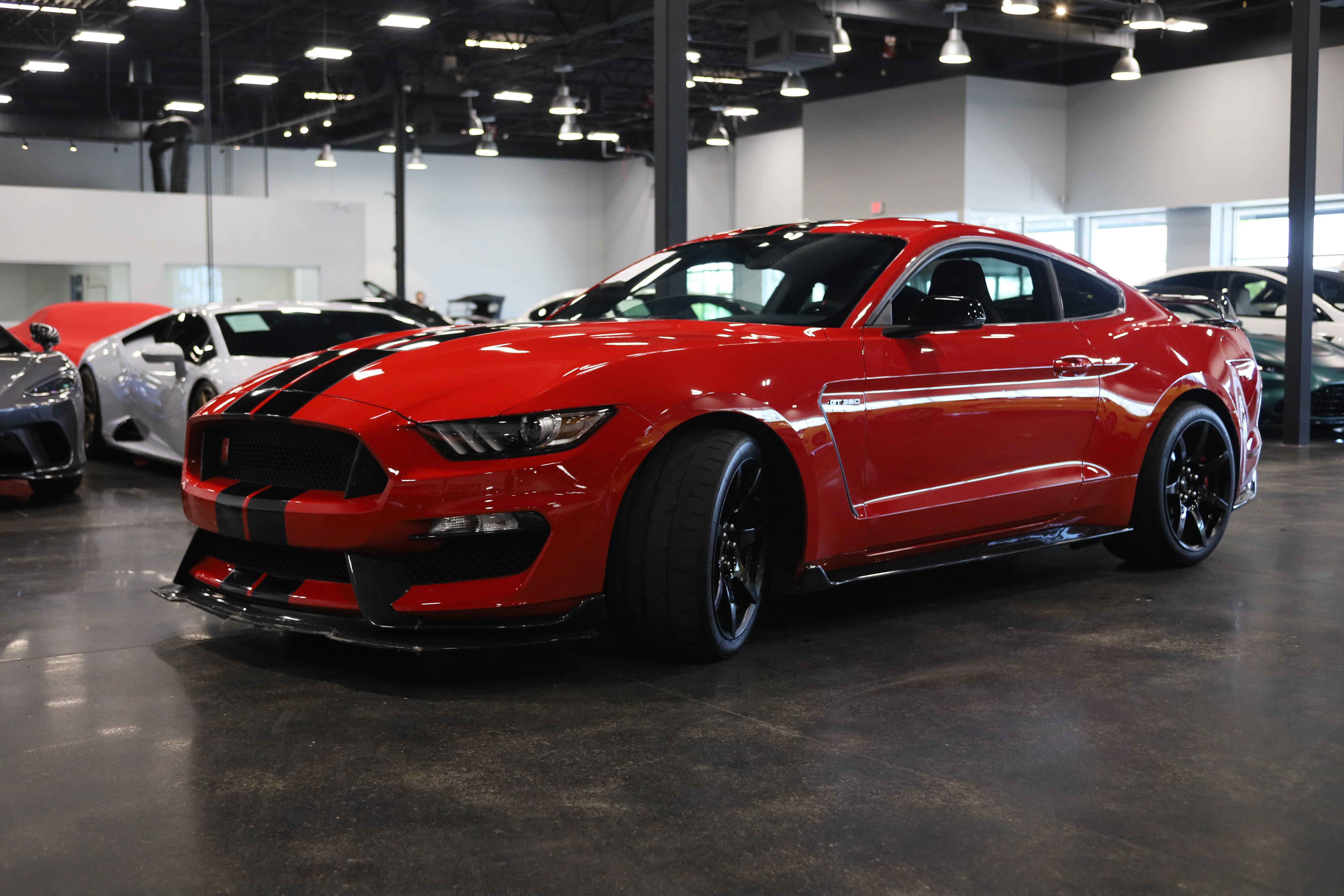 Used 2017 Ford Mustang Shelby GT350R w/ GT350R Equipment Group 920A RWD image 3