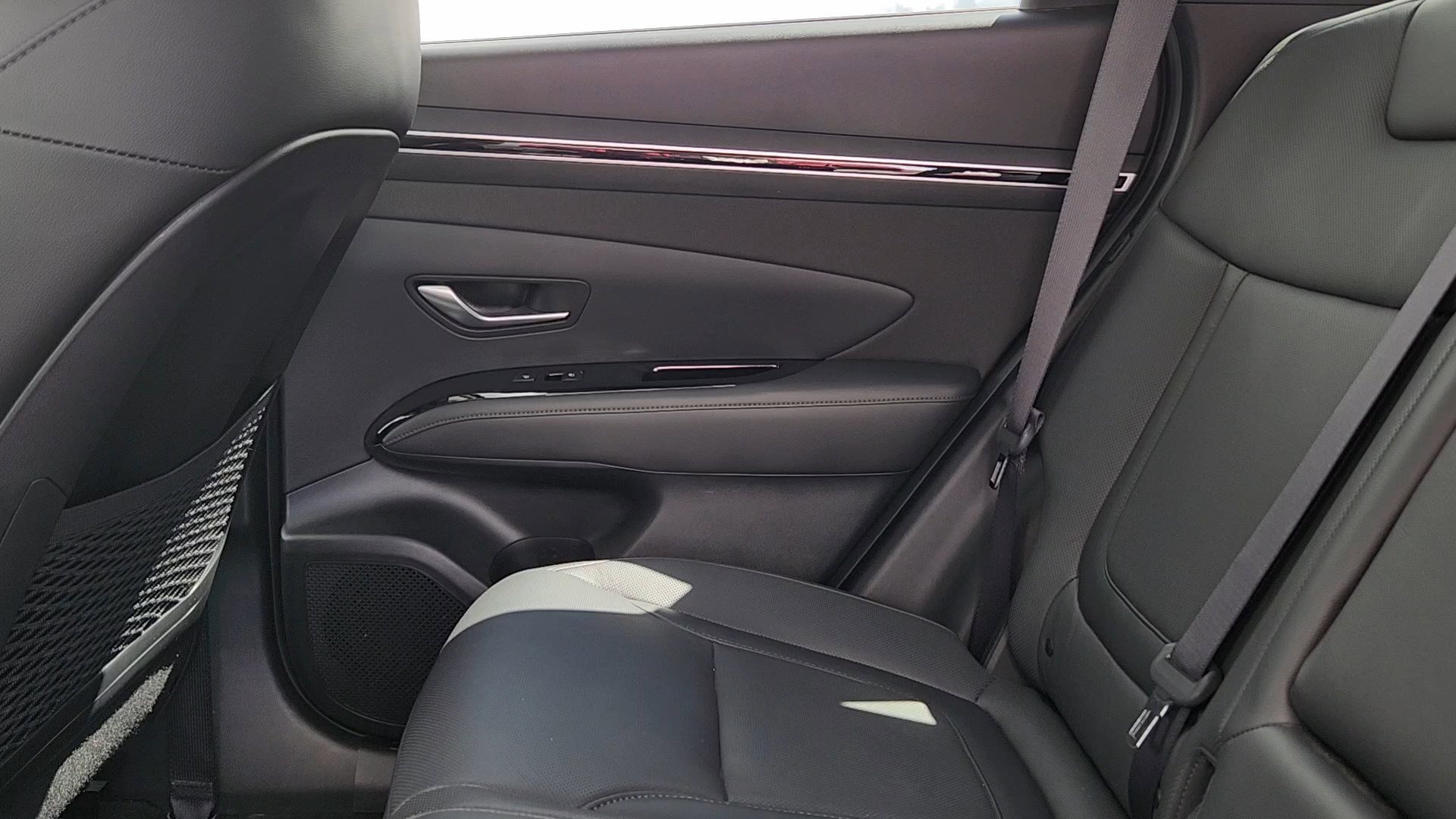 Certified 2023 Hyundai Tucson Limited w/ Cargo Package image 16