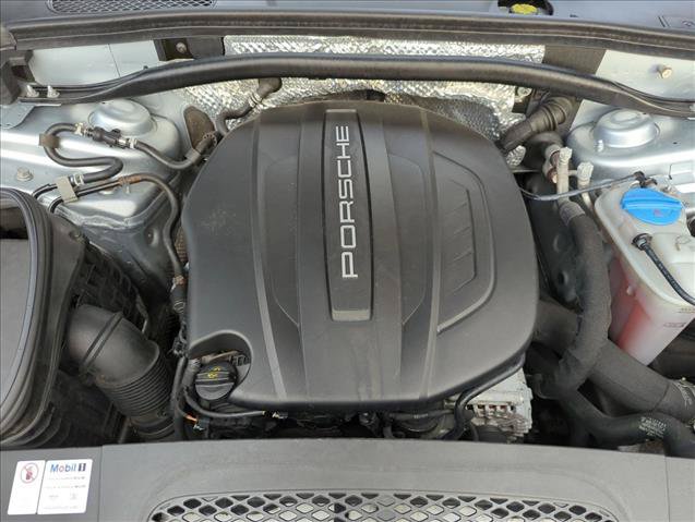 Used 2018 Porsche Macan AWD/4WD image 22