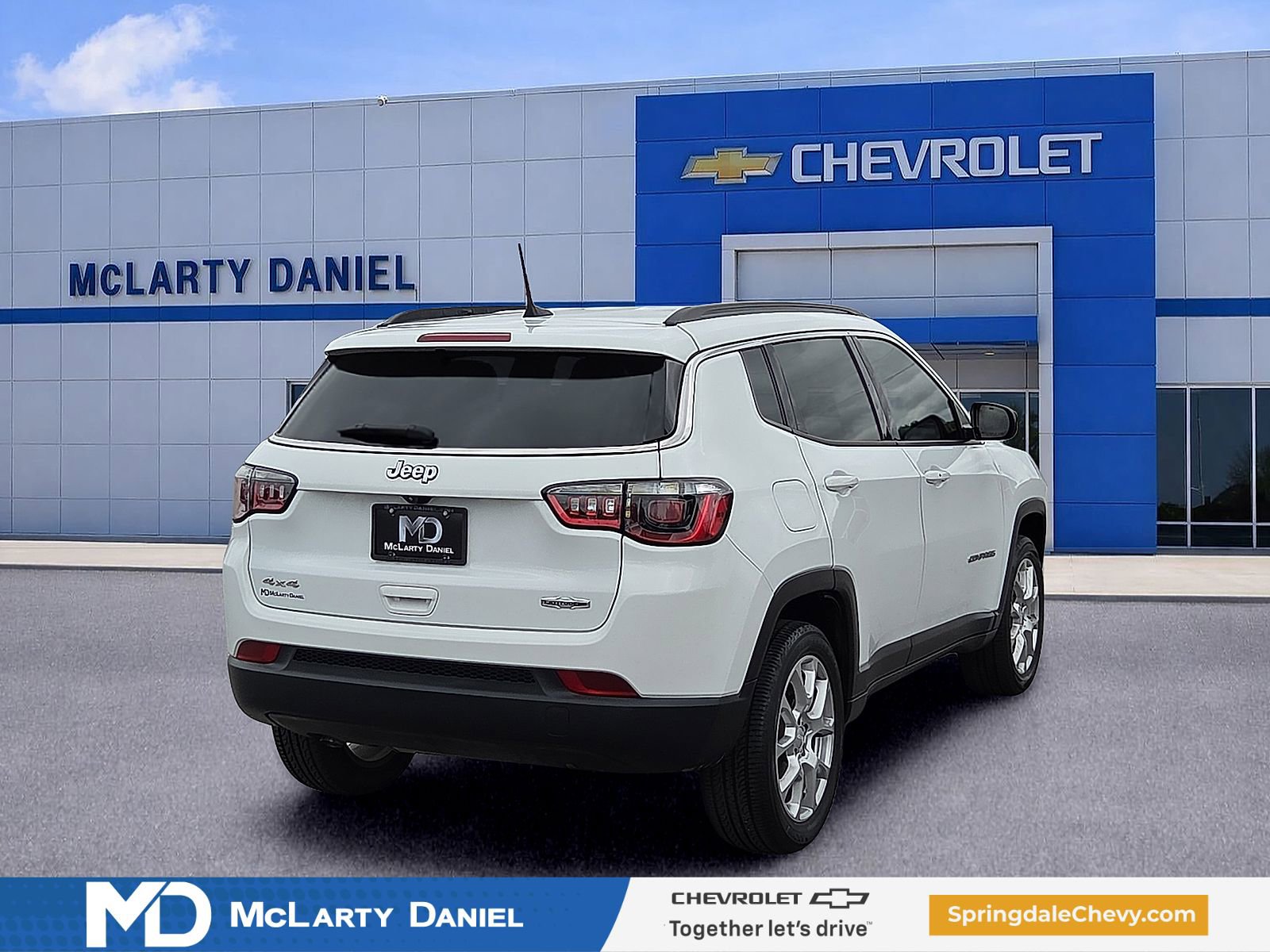 Used 2023 Jeep Compass Latitude AWD/4WD image 5