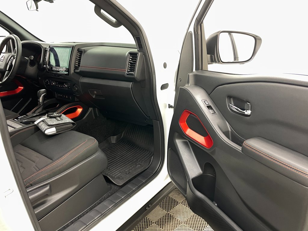 Used 2024 Nissan Frontier PRO-4X w/ Pro Convenience Package image 36