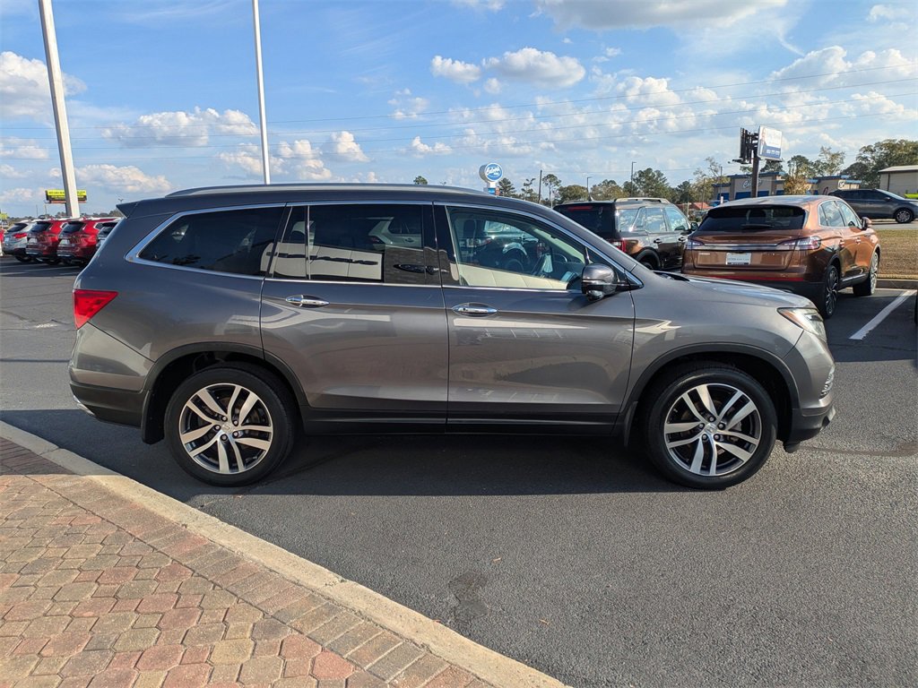 Used 2017 Honda Pilot Touring image 4