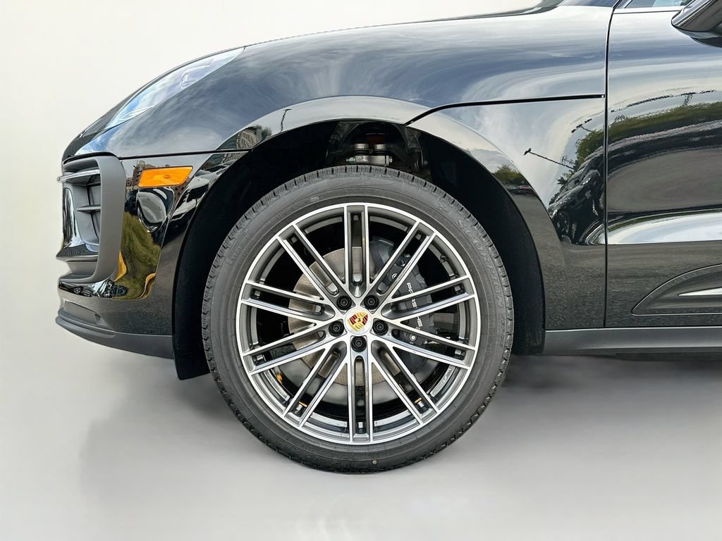 New 2026 Porsche Macan AWD/4WD image 33