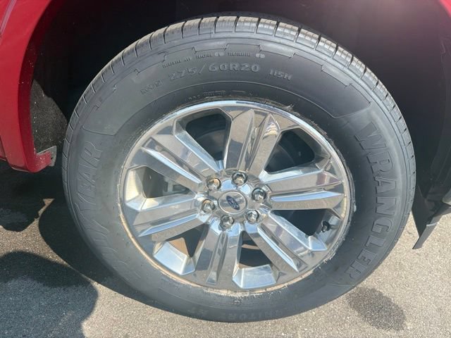 Used 2018 Ford F150 Lariat w/ Equipment Group 502A Luxury AWD/4WD image 4
