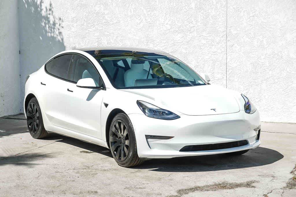 Used 2022 Tesla Model 3 Long Range AWD/4WD image 3