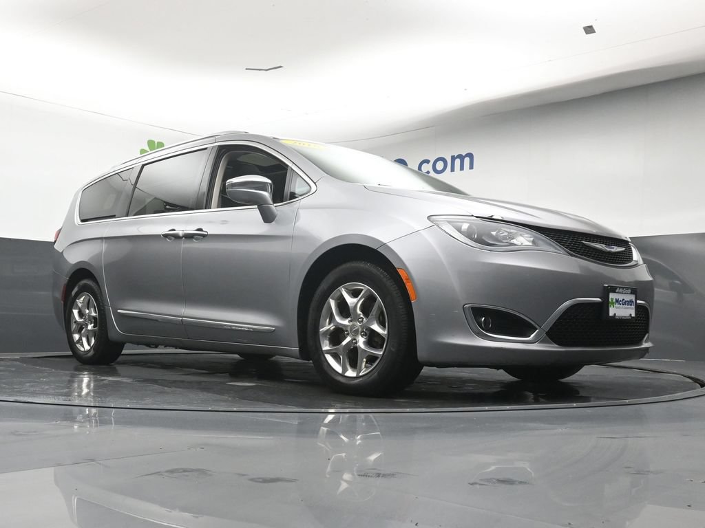 Used 2018 Chrysler Pacifica Limited FWD image 32