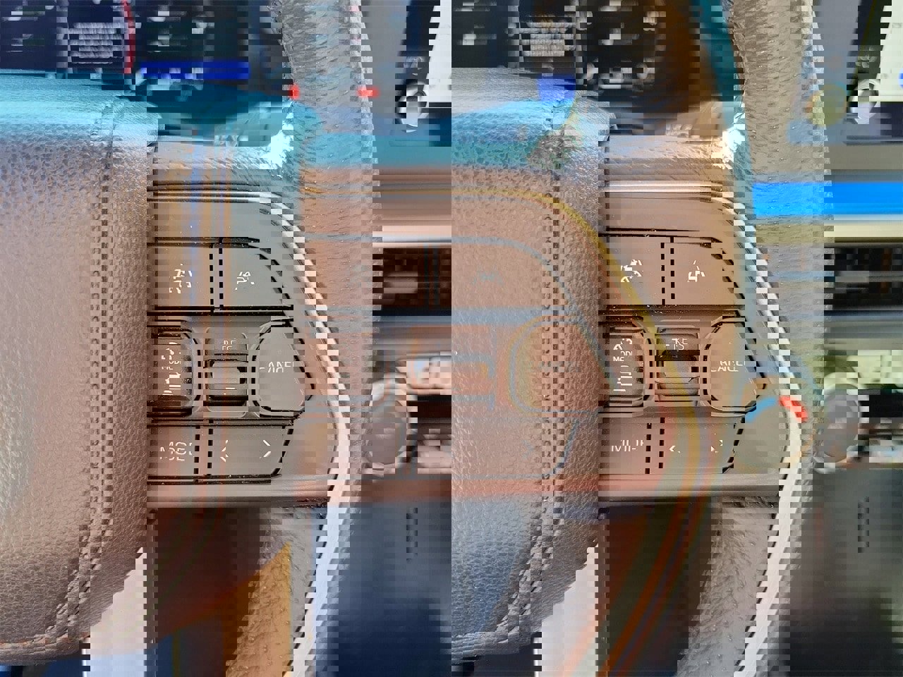 Used 2025 Toyota Tacoma TRD Off-Road image 20