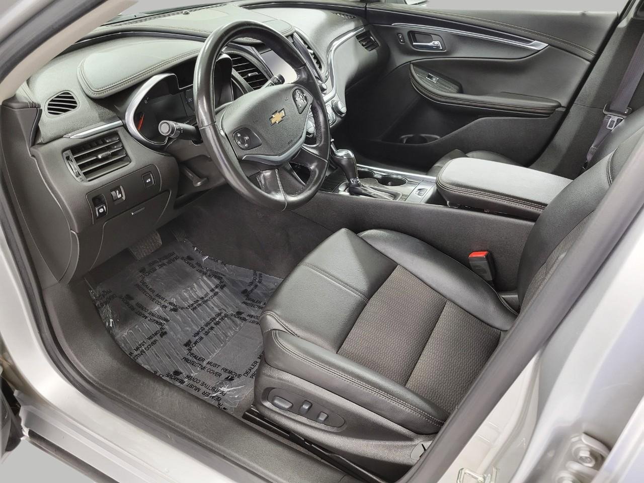Used 2017 Chevrolet Impala LT FWD image 10