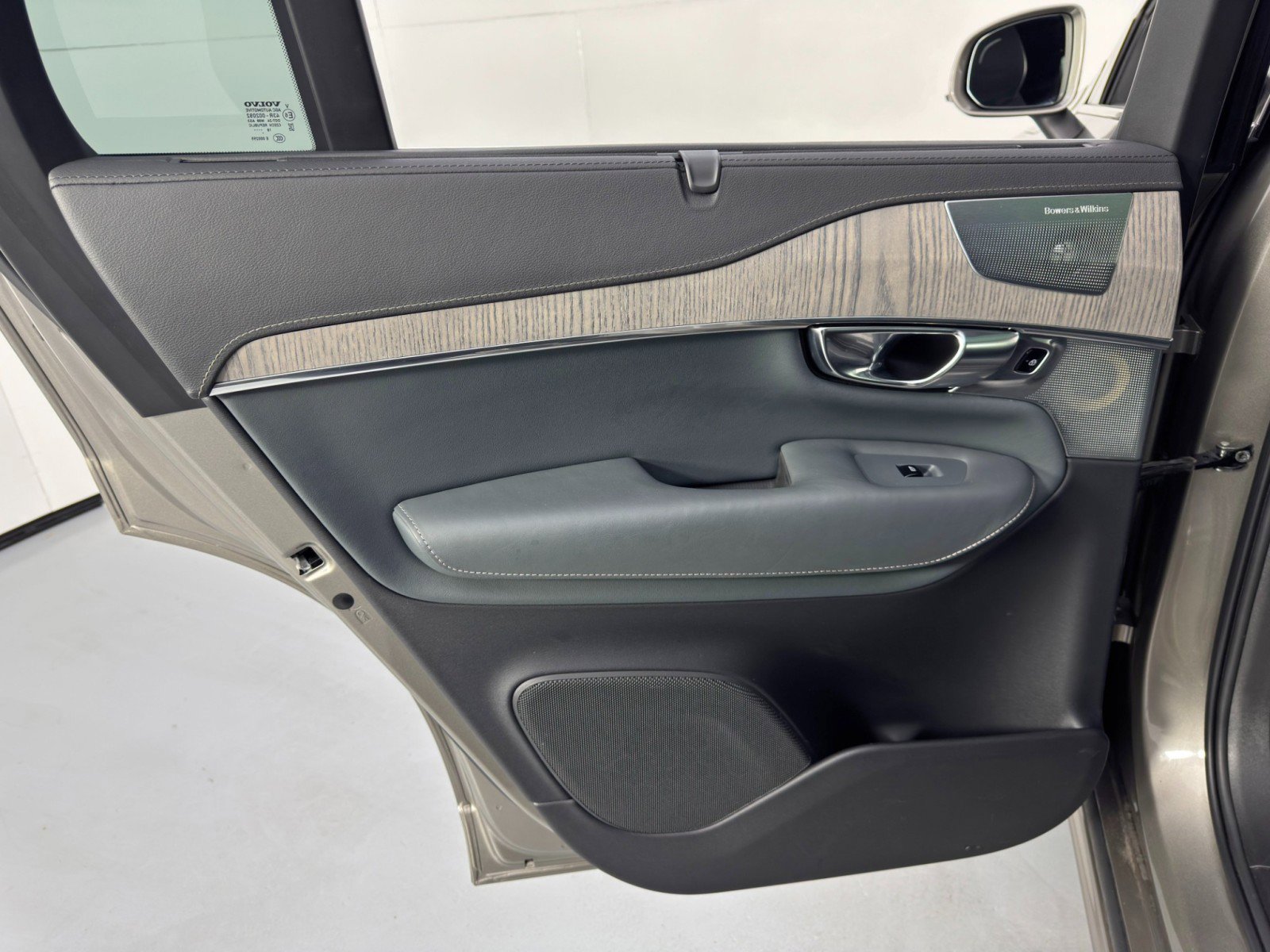 Used 2020 Volvo XC90 T8 Inscription w/ Protection Package image 48