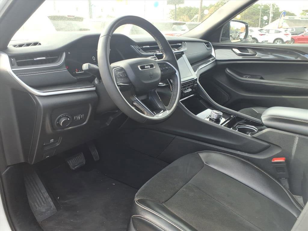 Used 2023 Jeep Grand Cherokee L Laredo RWD image 18
