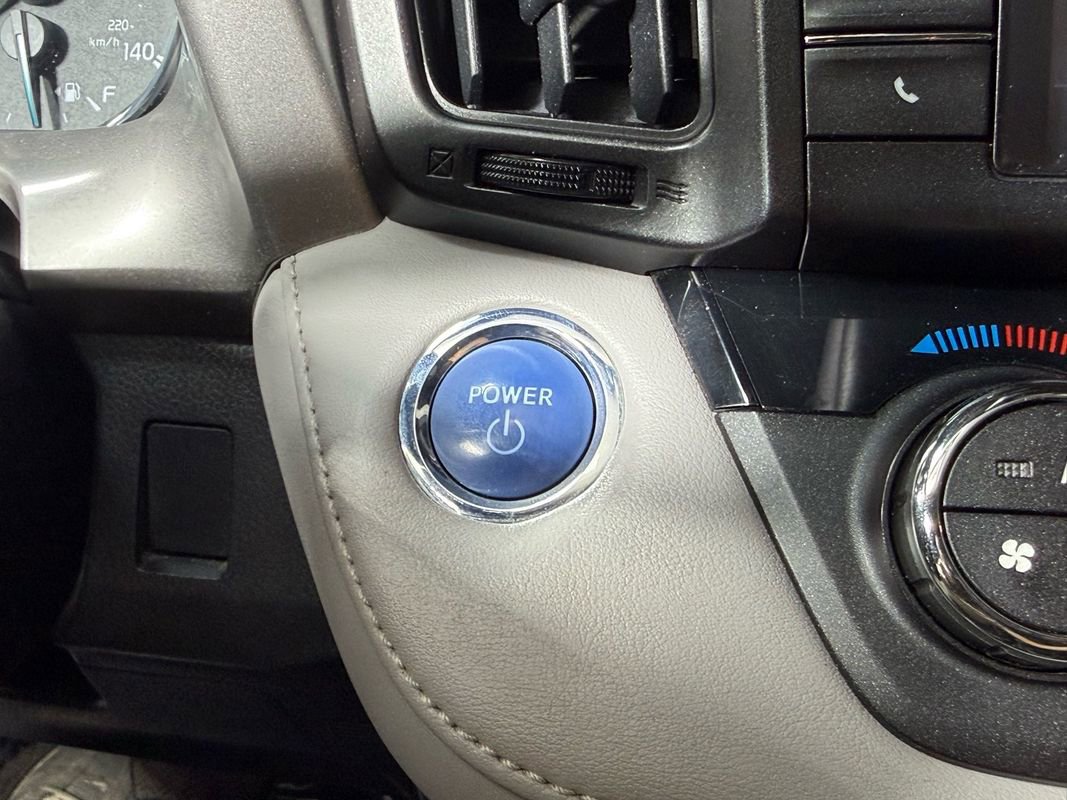 Used 2018 Toyota RAV4 LE w/ All Weather Liner Package AWD/4WD image 16