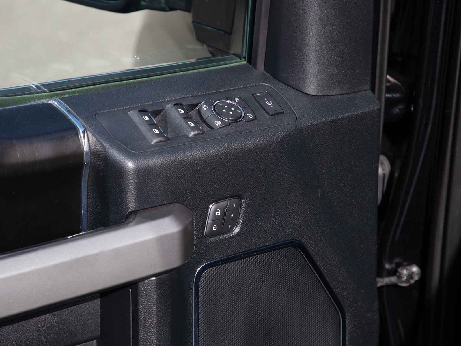 Used 2019 Ford F250 Platinum w/ Platinum Ultimate Package image 21