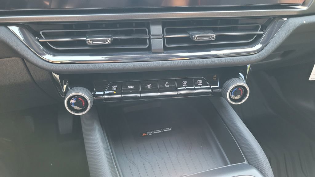 New 2025 Chevrolet Equinox EV RS w/ Convenience Package II image 22