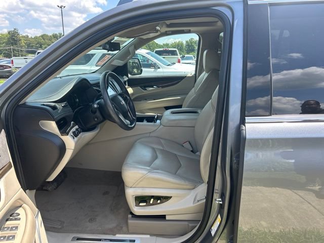 Used 2020 Cadillac Escalade Luxury AWD/4WD image 6