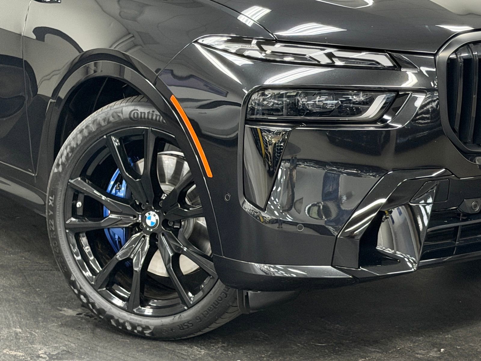 Used 2025 BMW X7 xDrive40i w/ Executive Package image 4