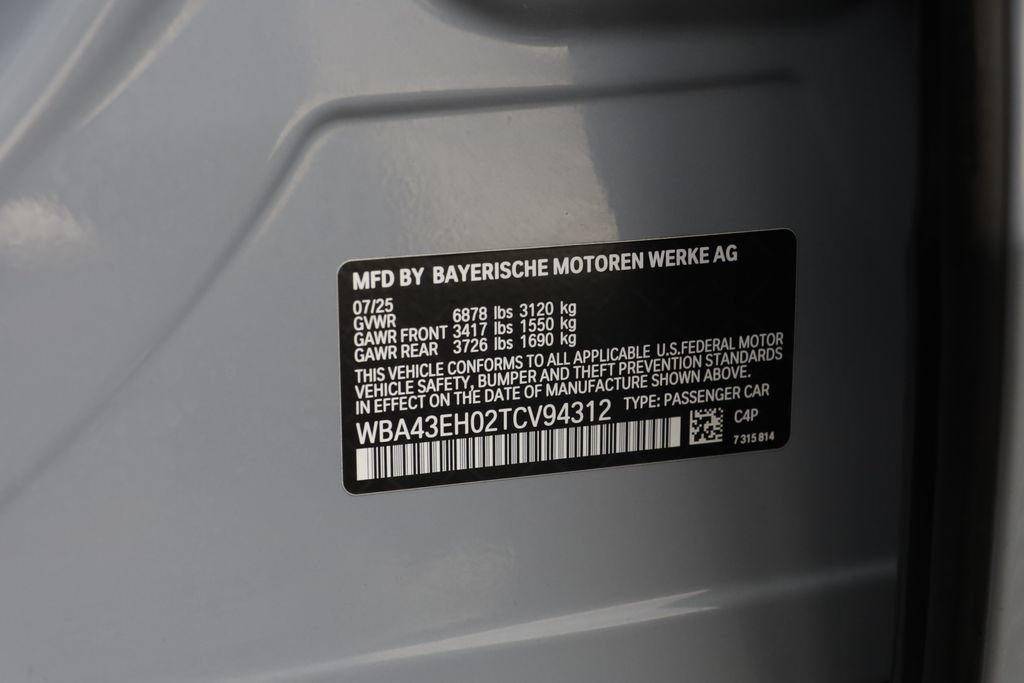 Used 2026 BMW 750e xDrive w/ Autobahn Package AWD/4WD image 28
