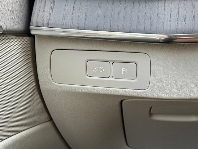 Certified 2025 Volvo XC90 T8 Plus w/ Protection Package AWD/4WD image 33
