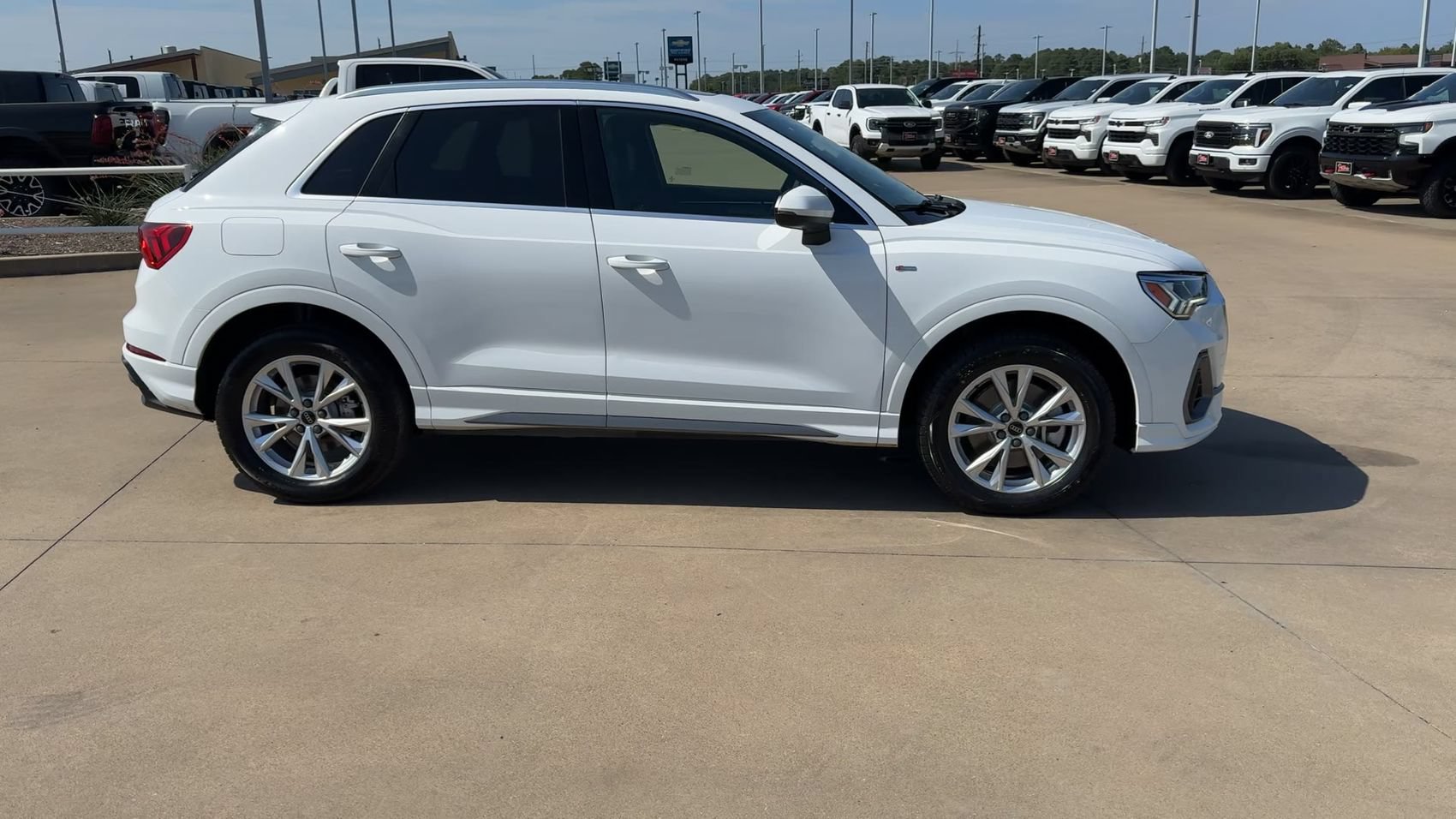 Used 2025 Audi Q3 2.0T Premium AWD/4WD image 9