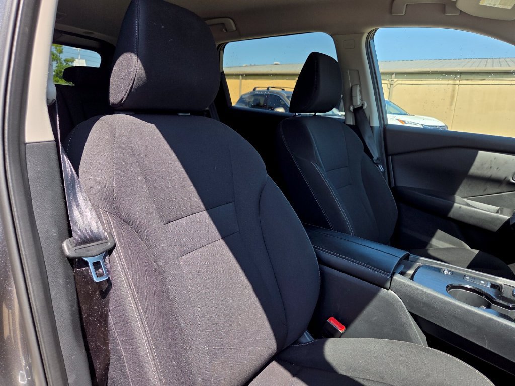 Used 2026 Nissan Rogue S FWD image 29
