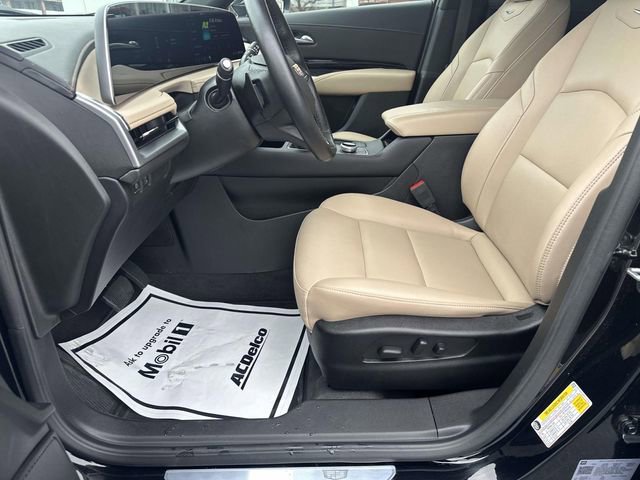 Certified 2024 Cadillac XT4 Luxury w/ Cold Weather Package image 47