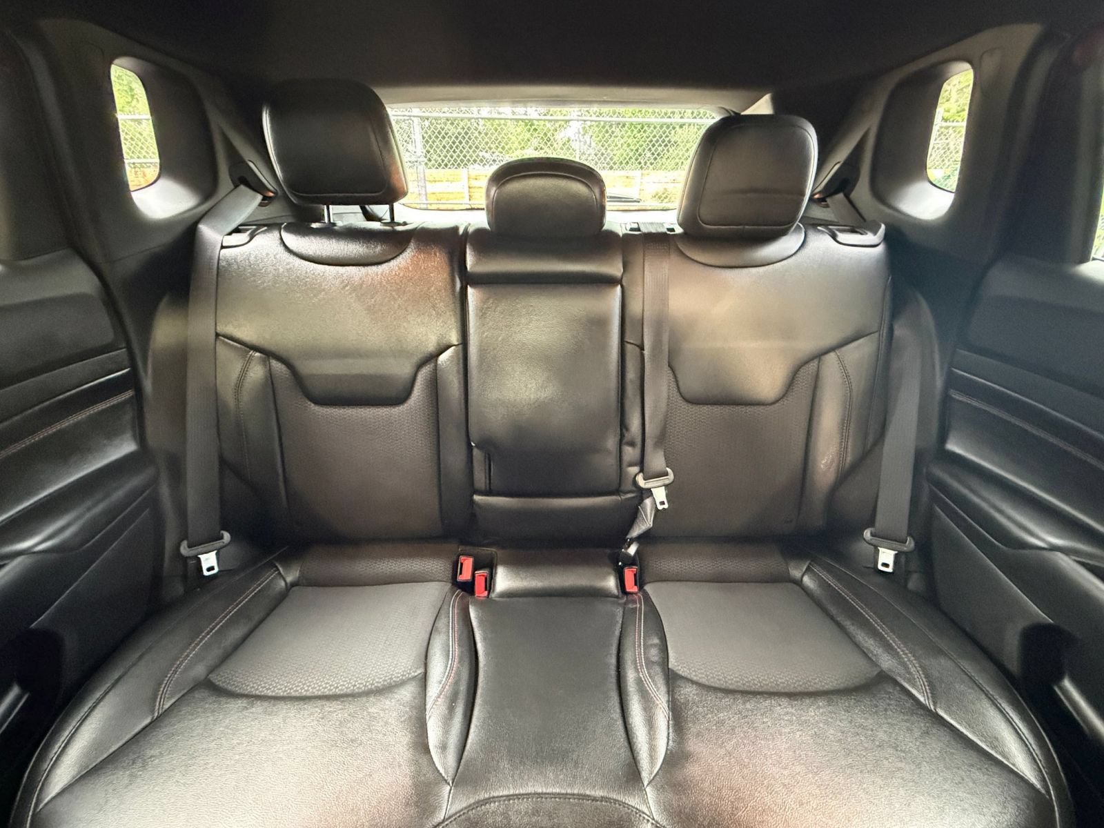Used 2025 Jeep Compass Trailhawk AWD/4WD image 37