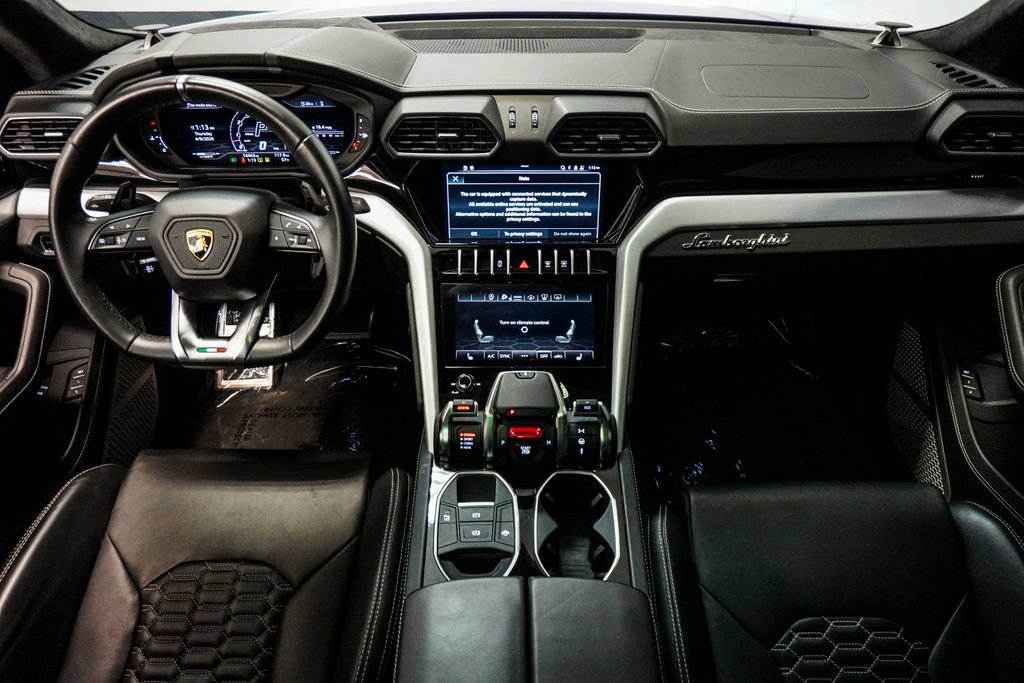 Used 2022 Lamborghini Urus AWD/4WD image 11