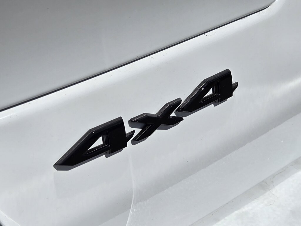 New 2027 Jeep Grand Cherokee Altitude AWD/4WD image 12