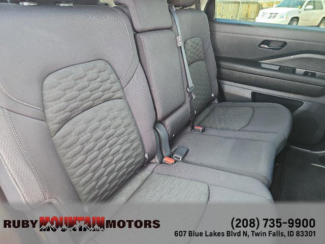 Used 2024 Nissan Pathfinder SV w/ Cargo Package AWD/4WD image 31