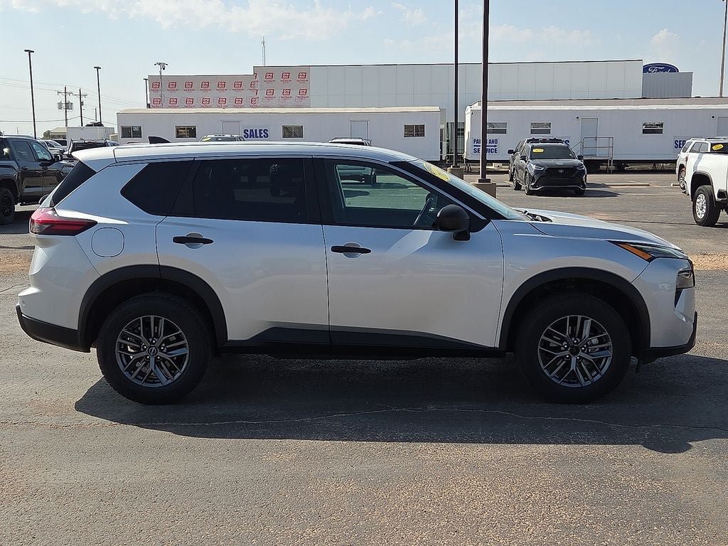 Used 2024 Nissan Rogue S AWD/4WD image 6