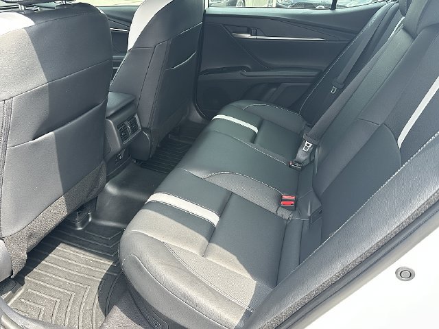 Used 2026 Toyota Camry SE w/ Multimedia Upgrade Package FWD image 17