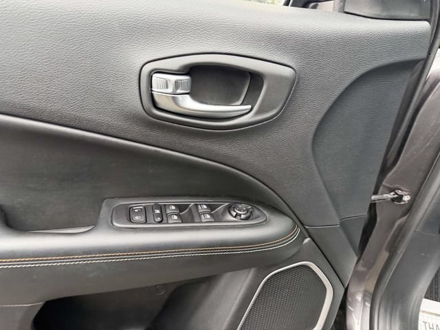 Used 2020 Jeep Compass Latitude w/ Popular Equipment Group AWD/4WD image 18
