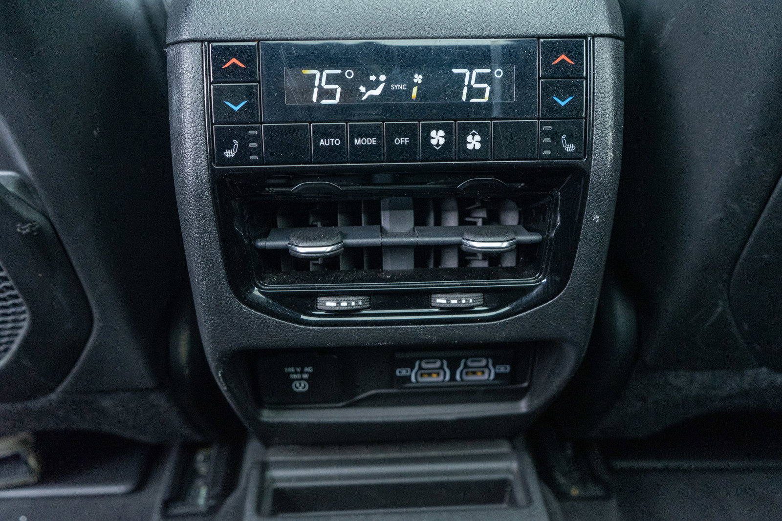 Used 2022 Jeep Grand Cherokee L Overland w/ Luxury Tech Group IV image 34