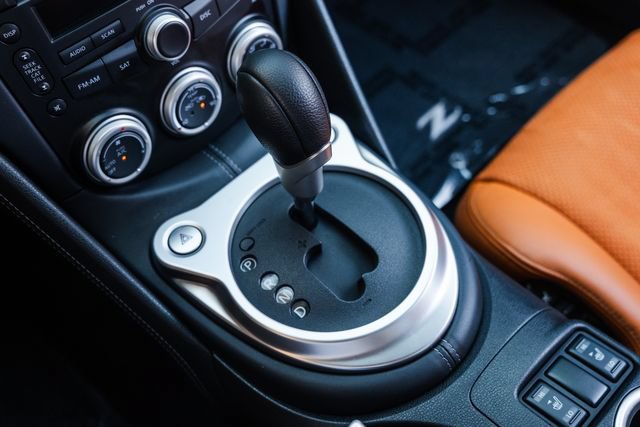Used 2010 Nissan 370Z Touring w/ Sport Pkg RWD image 13