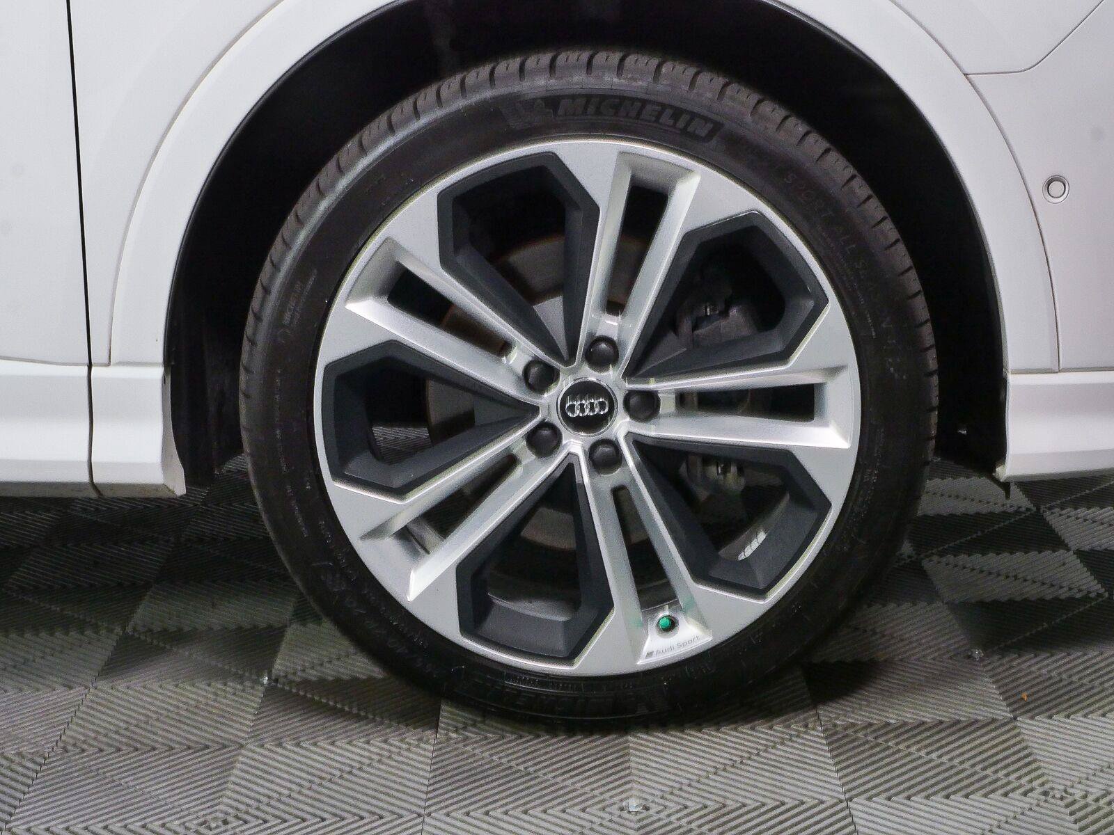 Used 2020 Audi Q3 2.0T Prestige AWD/4WD image 36