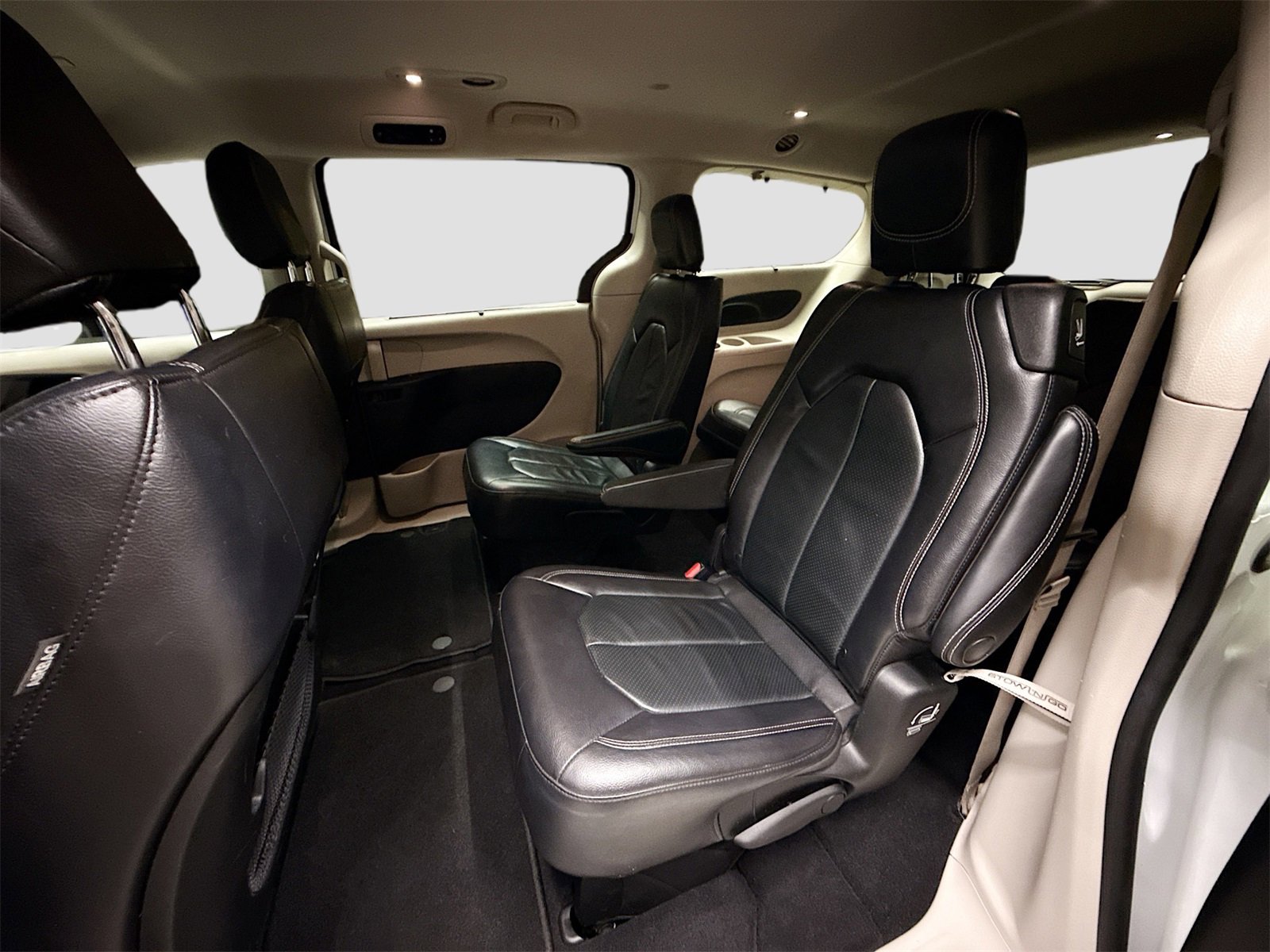 Used 2022 Chrysler Pacifica Touring-L image 22
