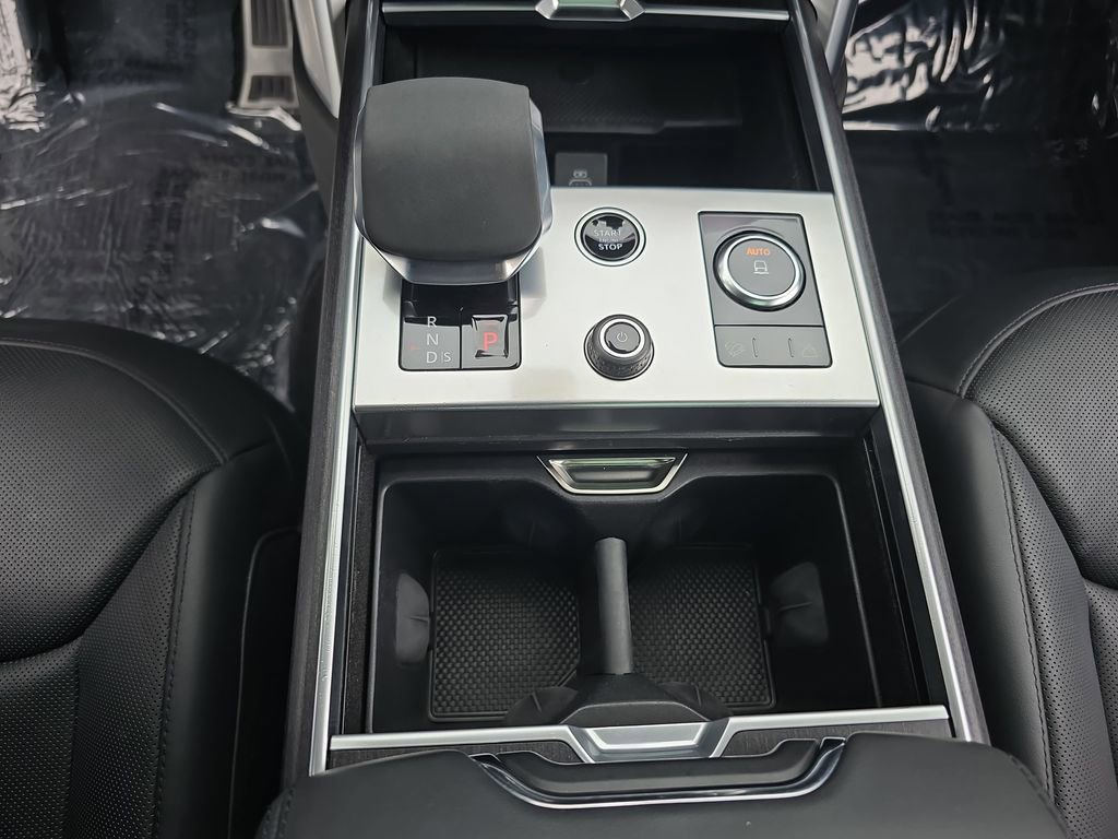 Certified 2023 Land Rover Range Rover SE image 26