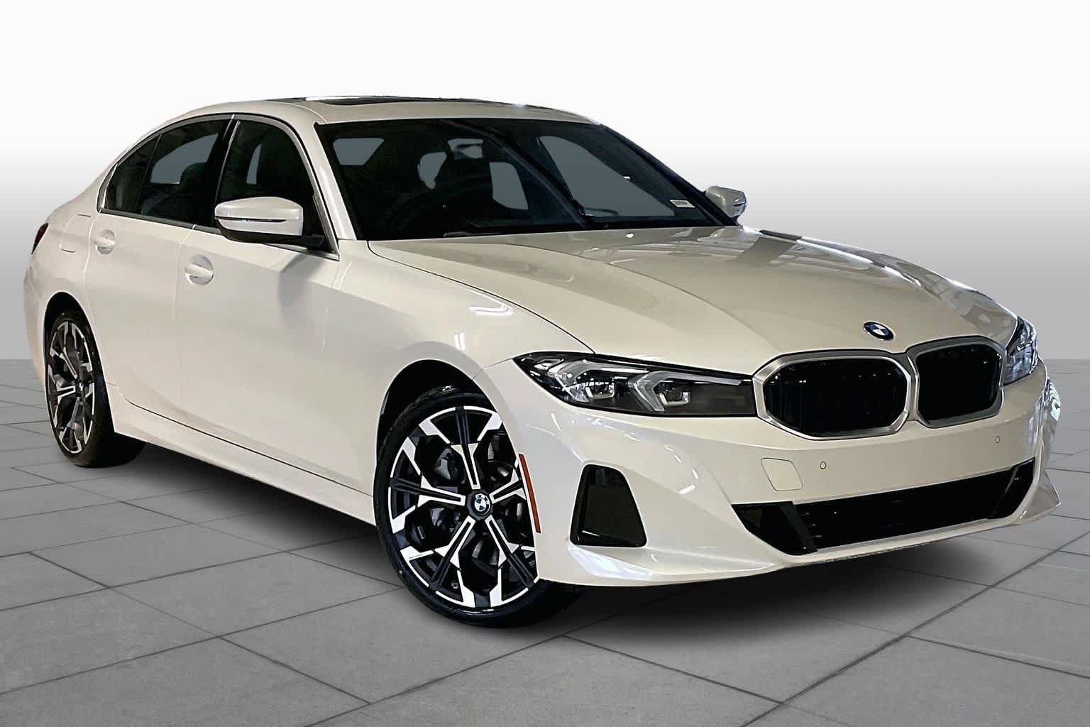 New 2026 BMW 330i Sedan w/ Premium Package RWD image 2