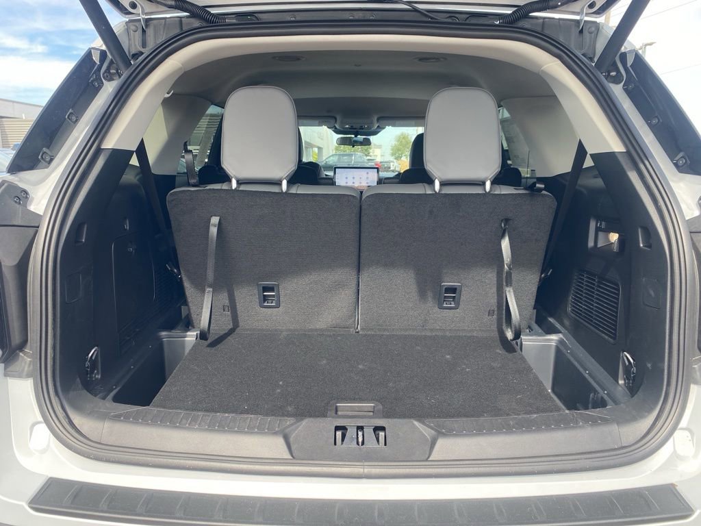 New 2025 Ford Explorer Active image 12