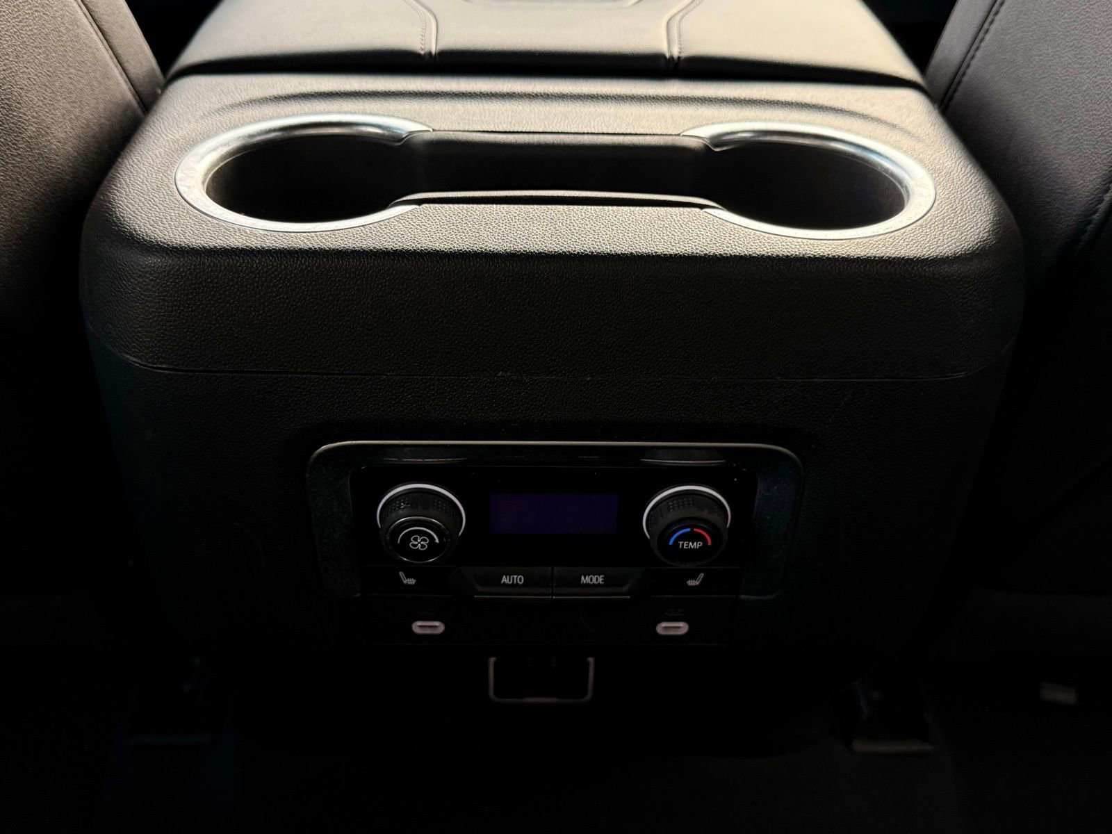 Used 2023 Chevrolet Tahoe LT w/ Luxury Package image 37