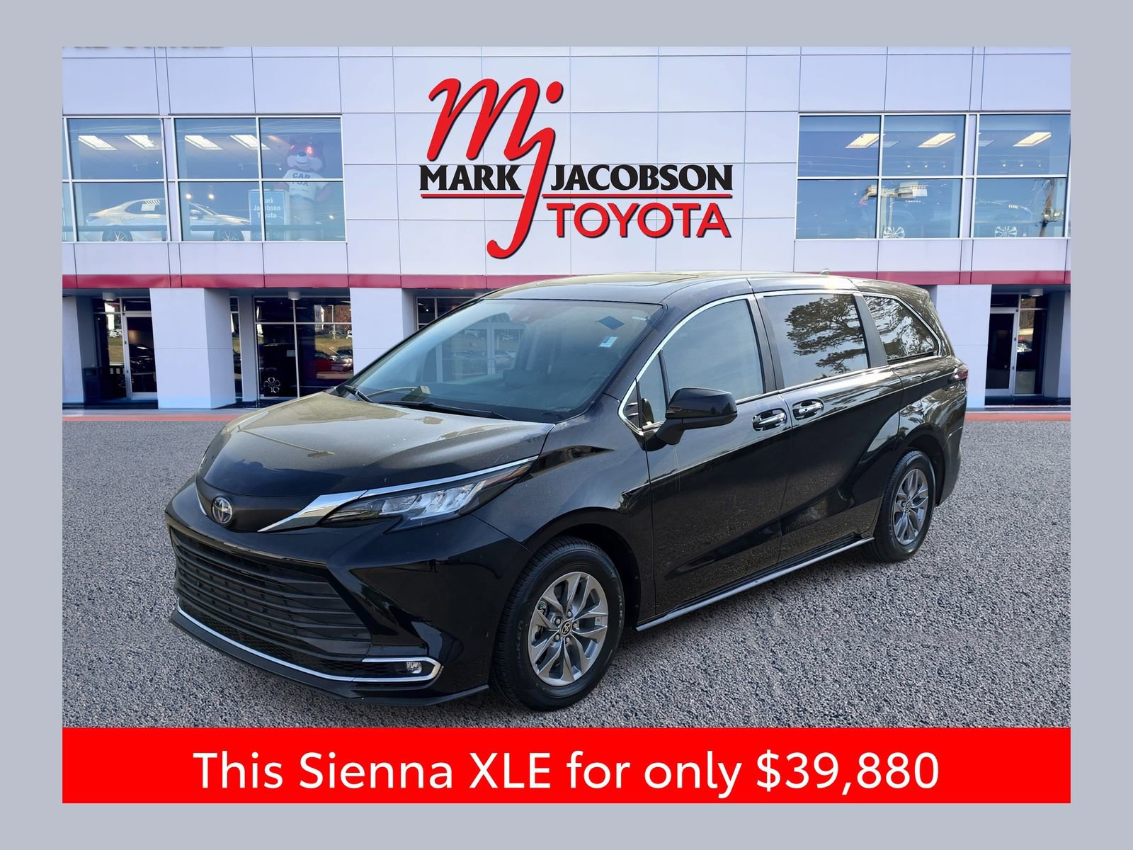 Used 2023 Toyota Sienna XLE image 1