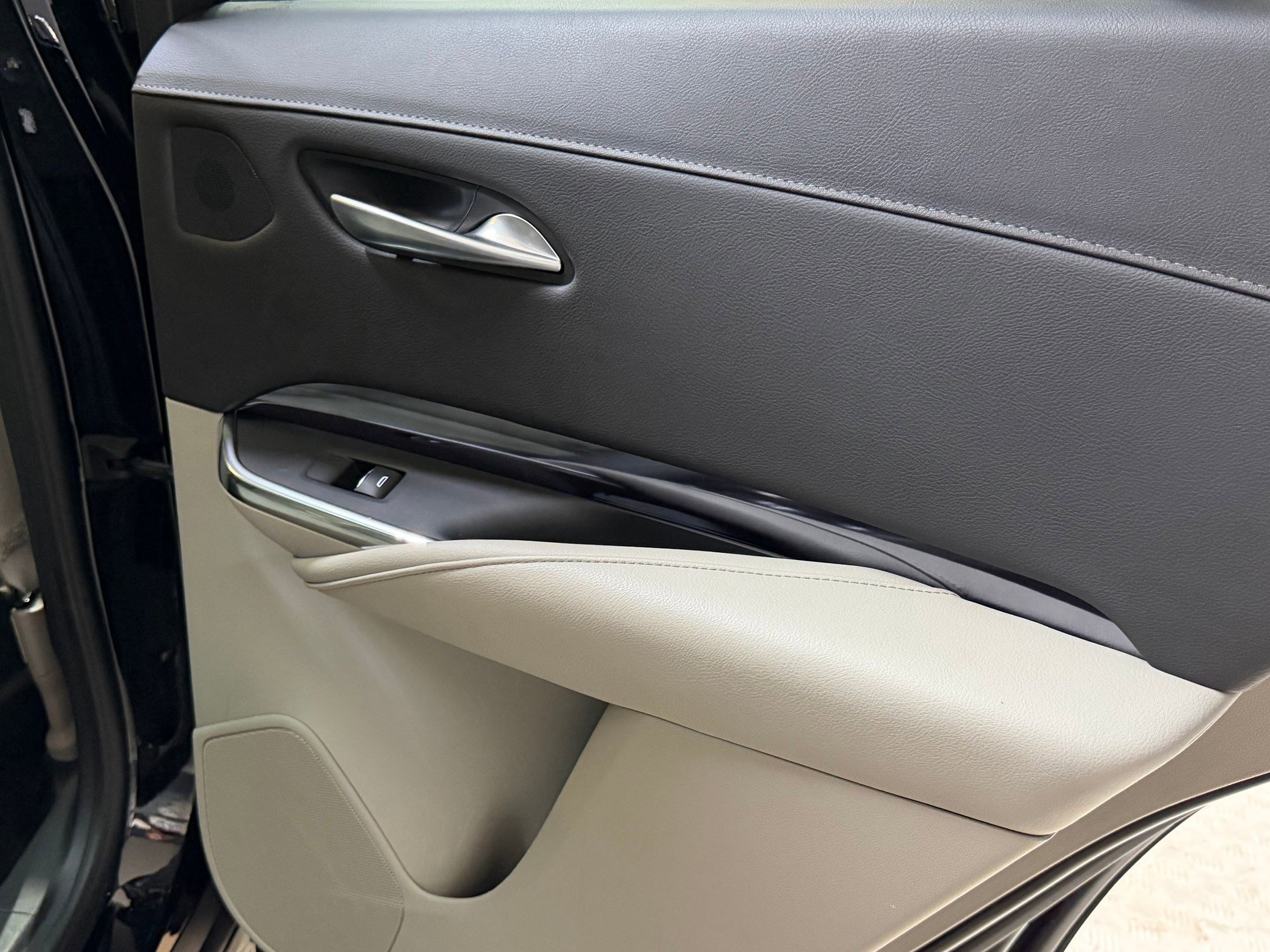 Used 2023 Cadillac XT4 Luxury FWD image 43