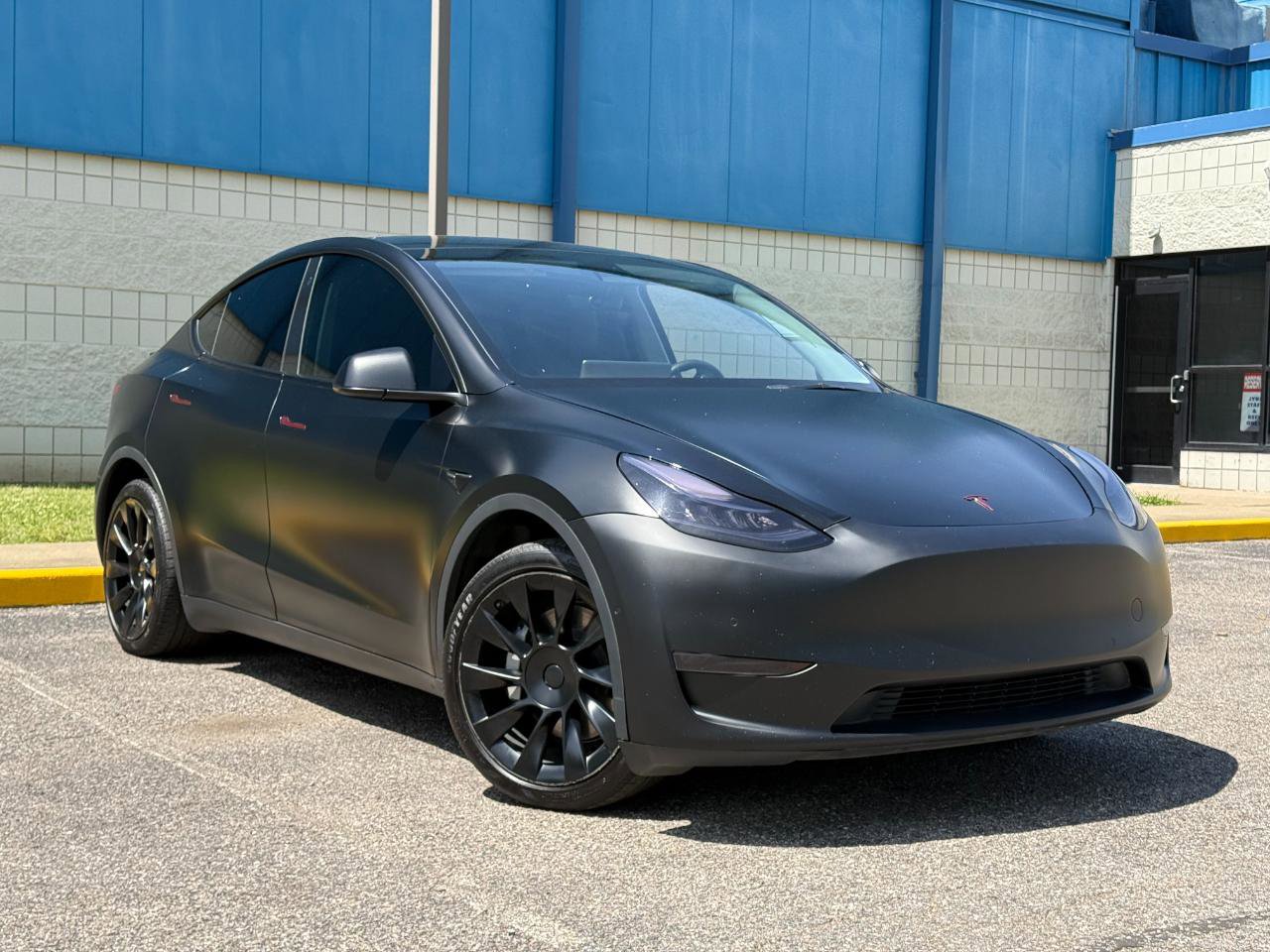 Used 2022 Tesla Model Y Long Range AWD/4WD image 3