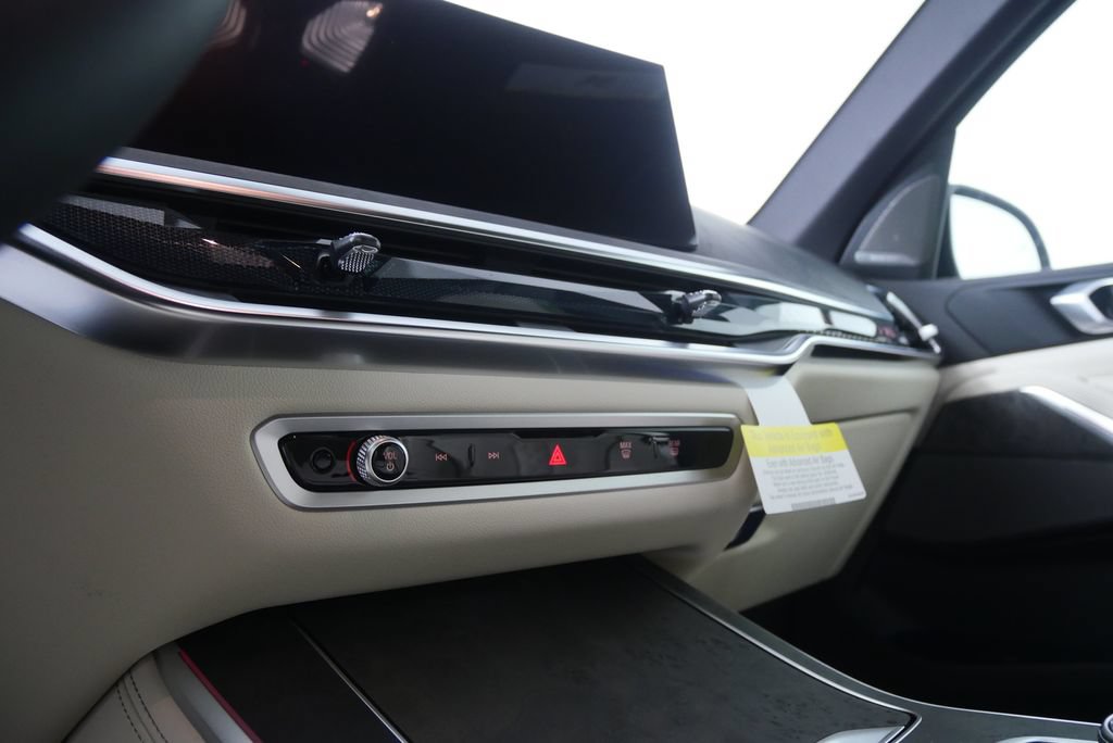 Used 2026 BMW X5 sDrive40i w/ Executive Package RWD image 21