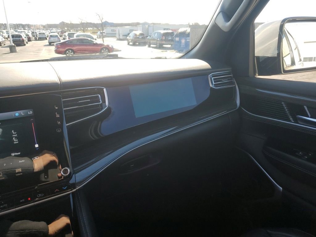 Used 2022 Jeep Wagoneer Series III w/ Premium Group I image 28