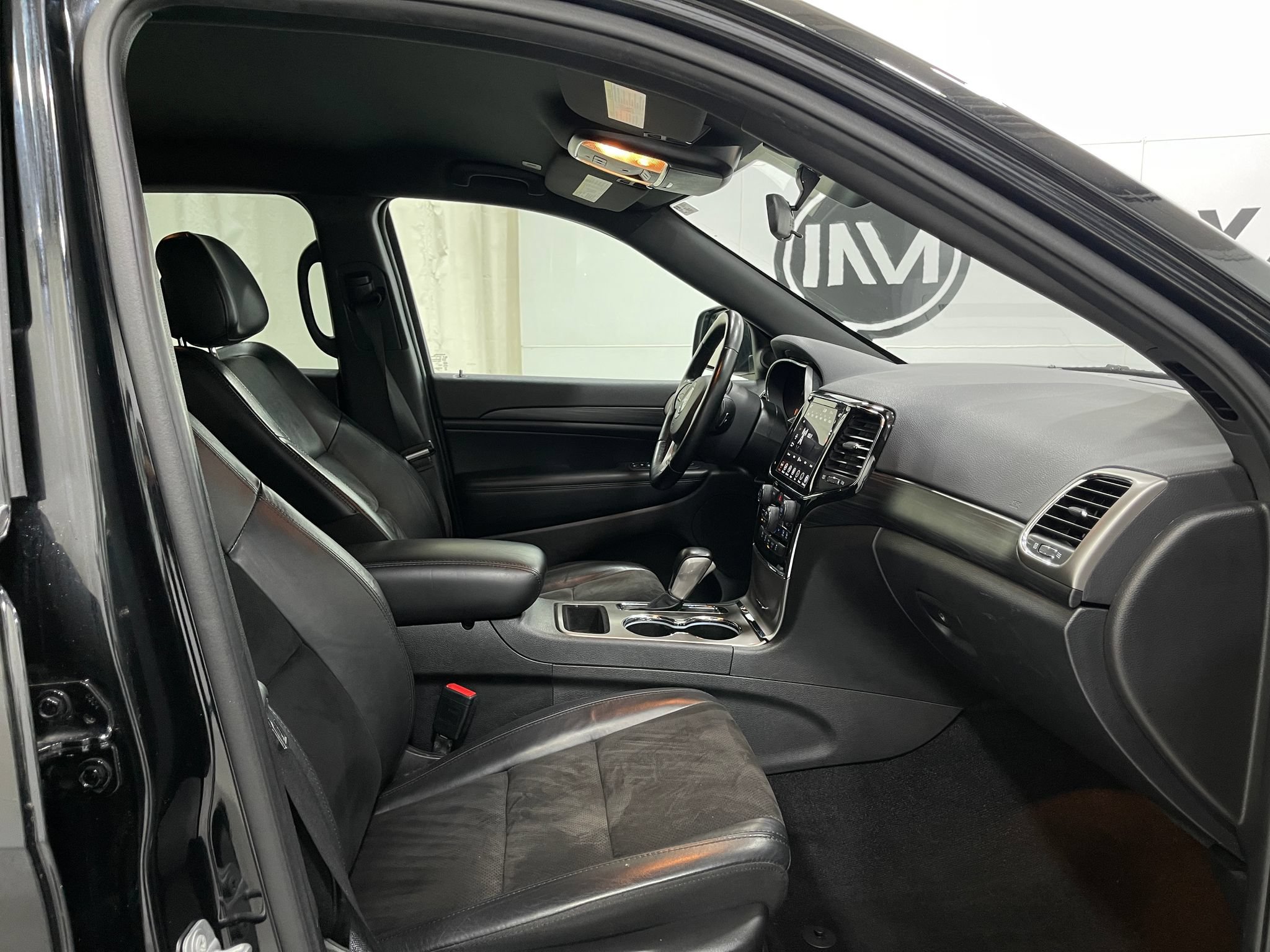 Used 2021 Jeep Grand Cherokee Laredo X AWD/4WD image 31