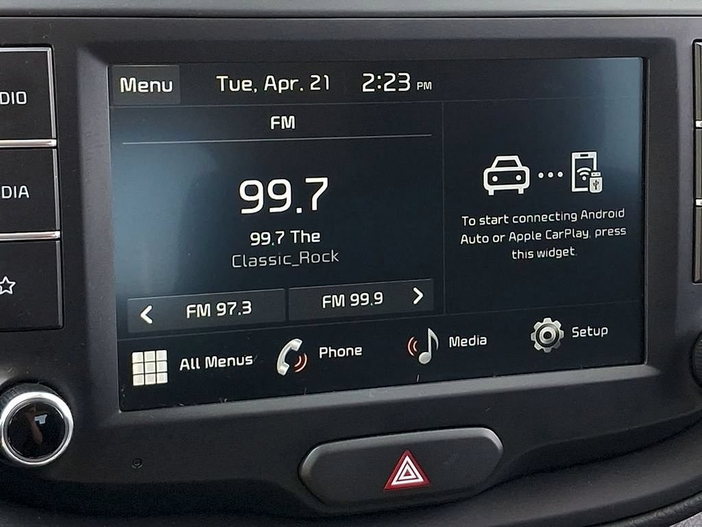 Used 2025 Kia Soul LX w/ LX Technology Package FWD image 16