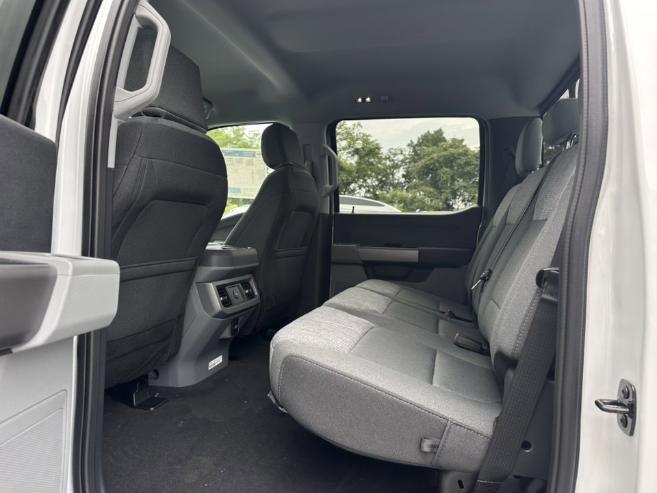 New 2025 Ford F250 XLT w/ FX4 Off-Road Package image 18