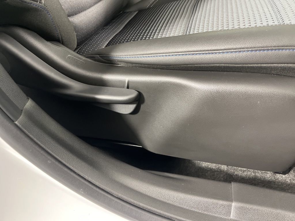 Certified 2025 Chevrolet Trax LT FWD image 7