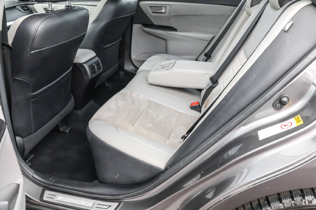 Used 2017 Toyota Camry XSE w/ Moonroof Package FWD image 29