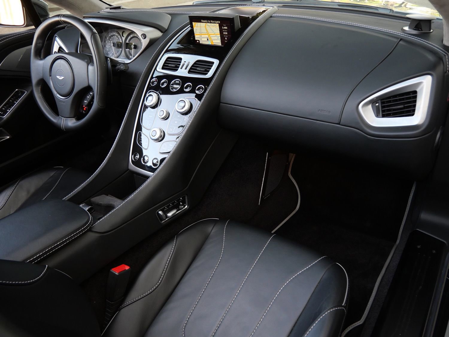 Used 2014 Aston Martin Vanquish Volante image 31